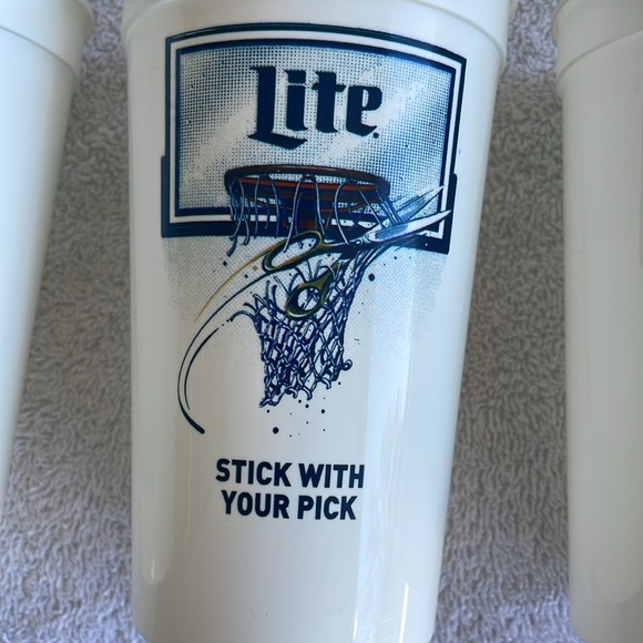 New SIX Reusable White Miller Lite Plastic Cups made USA BPA Free - Picture 5 of 7
